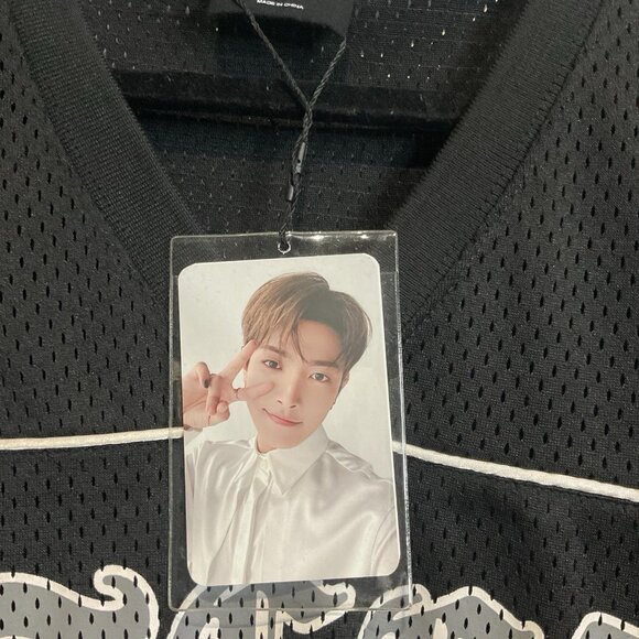 ATEEZ HONGJOONG in your fantasy football jersey w/ photocard—SIZE A (XL-XXL) - Picture 4 of 7